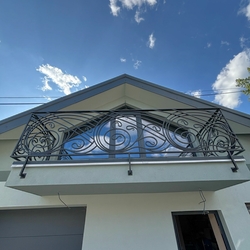 Modern balknov zbradlie vyroben poda nvrhu Ing. arch. Jozefa Figlra