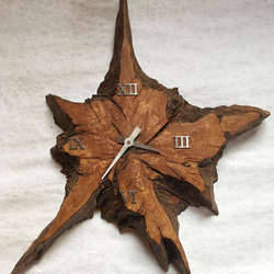 Originálne hodiny z dubového dreva - každý kus je jedinečný neopakovateľný