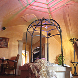 Kovaná kupola na studňu - pavučina